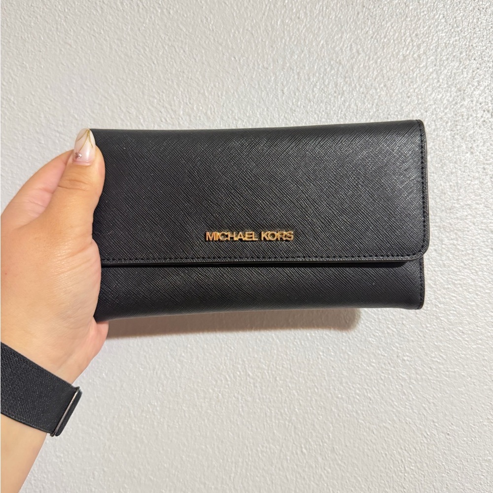 Michael Kors Jet Set Travel Crossgrain Leather Tri-Fold Wallet